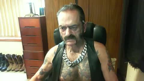 Snapshot of leathergreaser chatting on February 20, 2025, 2:29 am leathergreaser online show from February 20, 2025, 2:29 am