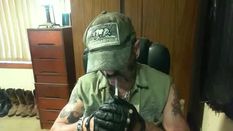 Snapshot of leathergreaser chatting on February 22, 2025, 11:24 pm leathergreaser online show from February 22, 2025, 11:24 pm