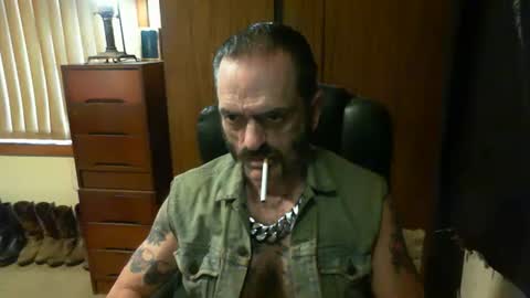 Snapshot of leathergreaser chatting on February 23, 2025, 7:33 am leathergreaser online show from February 23, 2025, 7:33 am