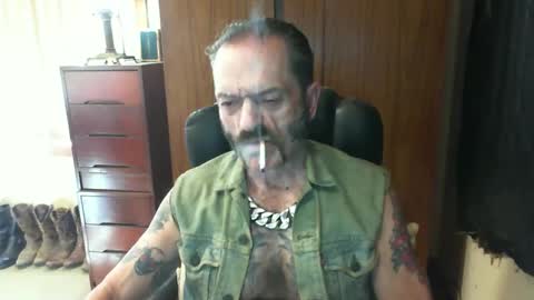 Snapshot of leathergreaser chatting on February 24, 2025, 5:33 am leathergreaser online show from February 24, 2025, 5:33 am
