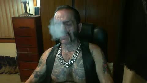 Snapshot of leathergreaser chatting on March 1, 2025, 5:27 pm leathergreaser online show from March 1, 2025, 5:27 pm
