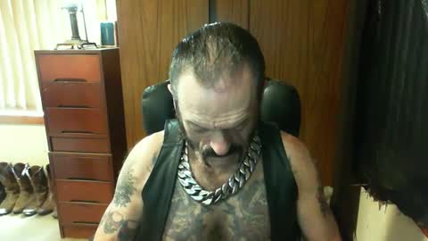 Snapshot of leathergreaser chatting on March 2, 2025, 3:24 am leathergreaser online show from March 2, 2025, 3:24 am