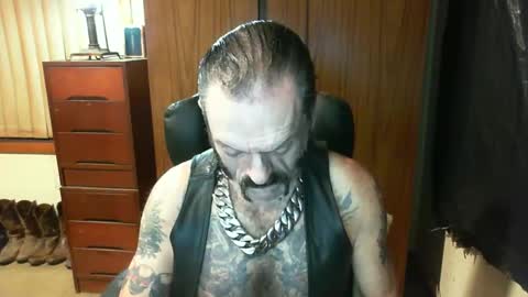 Snapshot of leathergreaser chatting on March 2, 2025, 5:47 pm leathergreaser online show from March 2, 2025, 5:47 pm