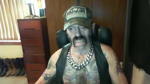 Snapshot of leathergreaser chatting on March 10, 2025, 10:45 pm leathergreaser online show from March 10, 2025, 10:45 pm