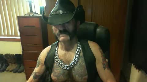 Snapshot of leathergreaser chatting on September 8, 2025, 9:58 pm leathergreaser online show from September 8, 2025, 9:58 pm