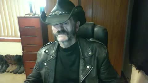 Snapshot of leathergreaser chatting on September 9, 2025, 10:42 pm leathergreaser online show from September 9, 2025, 10:42 pm