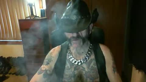 Snapshot of leathergreaser chatting on October 19, 2025, 7:25 pm leathergreaser online show from October 19, 2025, 7:25 pm