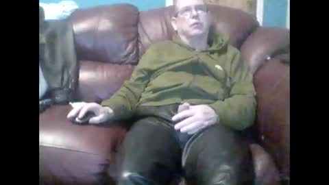 Snapshot of leatherpants68 chatting on October 12, 2025, 9:03 pm leatherpants68 online show from October 12, 2025, 9:03 pm