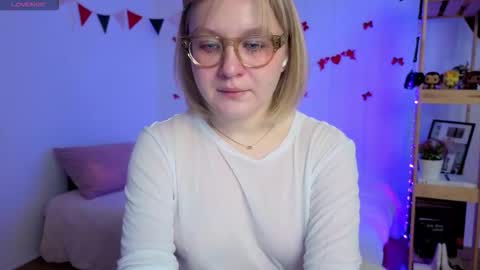 Snapshot of leazy_peasy chatting on March 16, 2026, 6:06 am Ellie online show from March 16, 2026, 6:06 am