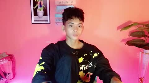 leemoreno18 online show from October 19, 2025, 6:08 pm