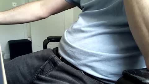 Snapshot of leffe84 chatting on April 27, 2026, 11:41 am leffe84 online show from April 27, 2026, 11:41 am