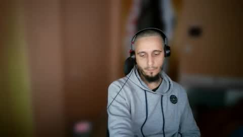 lefrenchiies online show from January 9, 2026, 8:28 am