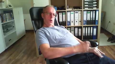 Dave online show from October 12, 2025, 8:35 am