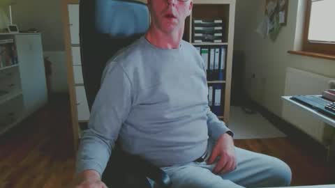 Snapshot of lefti27 chatting on February 21, 2026, 2:51 pm Dave online show from February 21, 2026, 2:51 pm