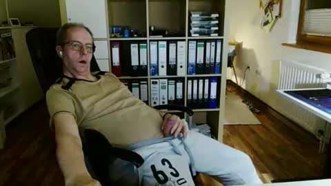 Snapshot of lefti27 chatting on March 25, 2026, 9:54 pm Dave online show from March 25, 2026, 9:54 pm