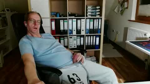 Snapshot of lefti27 chatting on March 26, 2026, 11:21 pm Dave online show from March 26, 2026, 11:21 pm