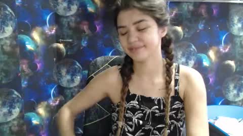 Liya online show from November 13, 2025, 7:07 am