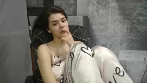 Snapshot of legenda_liya chatting on May 13, 2026, 9:17 am Liya online show from May 13, 2026, 9:17 am