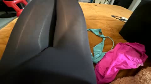 Snapshot of leggingslover7 chatting on December 4, 2024, 12:41 am leggingslover7 online show from December 4, 2024, 12:41 am