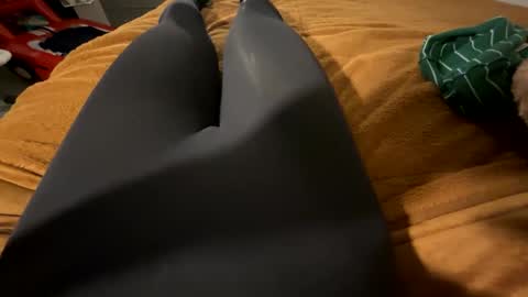 Snapshot of leggingslover7 chatting on February 10, 2025, 6:35 pm leggingslover7 online show from February 10, 2025, 6:35 pm