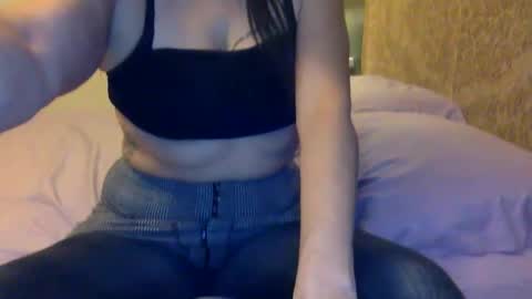Snapshot of legsfordaysbaby chatting on December 2, 2024, 11:29 pm Dani... Your Slutty Mommy... Wet Dream Baby... online show from December 2, 2024, 11:29 pm
