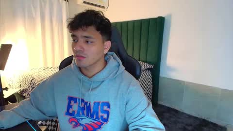  Lei  online show from December 22, 2025, 9:12 pm