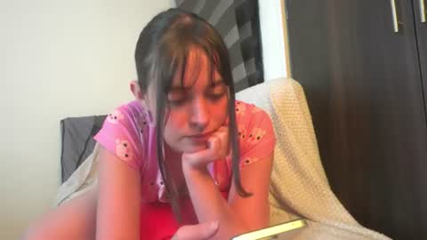 Snapshot of leiaah__ chatting on July 24, 2026, 12:41 am Leah online show from July 24, 2026, 12:41 am