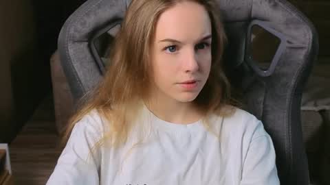 Snapshot of leiamurphy chatting on July 1, 2026, 2:07 pm Leia online show from July 1, 2026, 2:07 pm