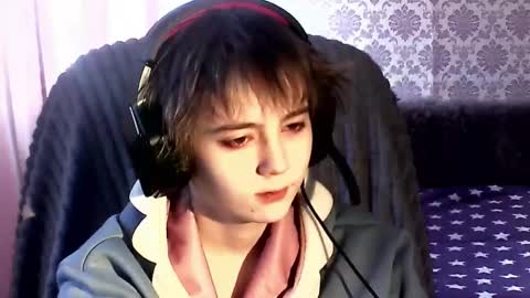 Snapshot of leigharedcross chatting on February 12, 2026, 6:08 am Viola online show from February 12, 2026, 6:08 am