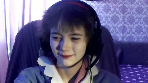 Snapshot of leigharedcross chatting on February 15, 2026, 5:59 am Viola online show from February 15, 2026, 5:59 am