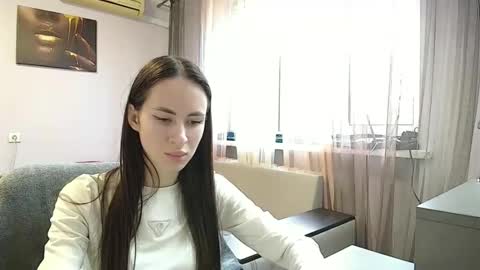 Leila online show from October 4, 2025, 8:45 am