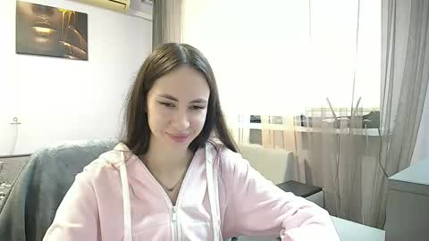 Leila online show from October 7, 2025, 9:28 am