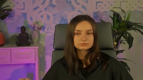 LeilaMurphy online show from February 19, 2025, 4:44 pm