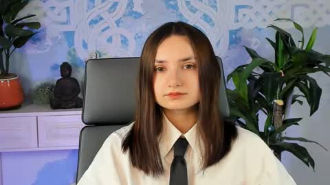 LeilaMurphy online show from February 20, 2025, 9:11 am