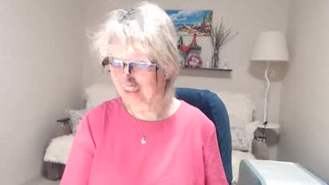 Snapshot of leilamays chatting on April 20, 2026, 4:37 am Leila Kinky online show from April 20, 2026, 4:37 am