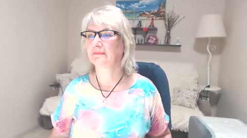 Snapshot of leilamays chatting on June 11, 2026, 4:10 am Leila Kinky online show from June 11, 2026, 4:10 am