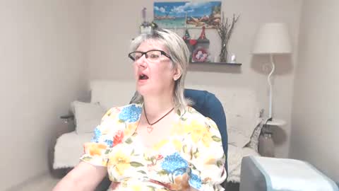 Snapshot of leilamays chatting on June 27, 2026, 4:06 am Leila Kinky online show from June 27, 2026, 4:06 am