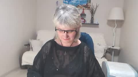 Snapshot of leilamays chatting on July 15, 2026, 9:58 am Leila Kinky online show from July 15, 2026, 9:58 am