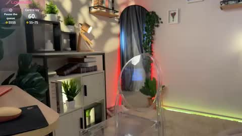 Lela online show from March 12, 2025, 7:28 pm