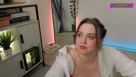 Lela online show from May 24, 2026, 10:37 pm