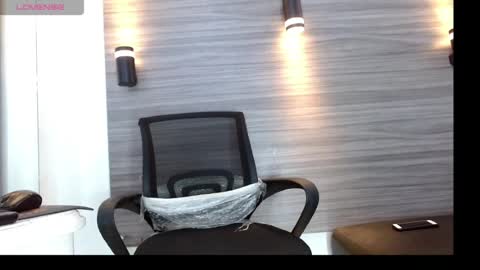 Snapshot of lelehott01 chatting on July 18, 2026, 3:22 am lelehott01 online show from July 18, 2026, 3:22 am