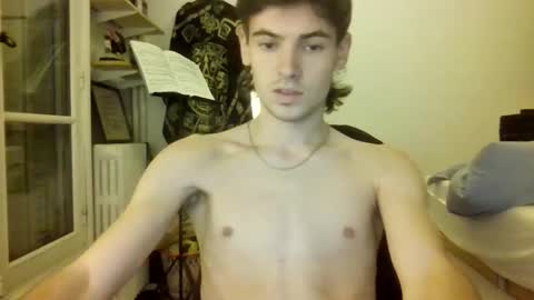 Snapshot of lelele44 chatting on November 8, 2025, 4:40 pm lelele44 online show from November 8, 2025, 4:40 pm