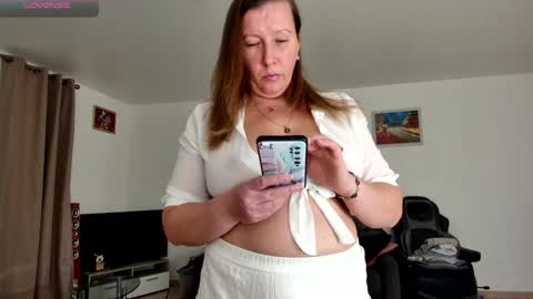 YOUR ELENA online show from January 15, 2025, 11:21 am