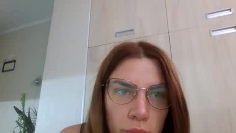 lena6122000 online show from October 1, 2025, 10:54 am