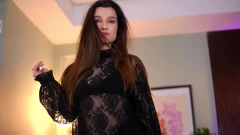Lena Laurent online show from March 17, 2026, 10:07 am