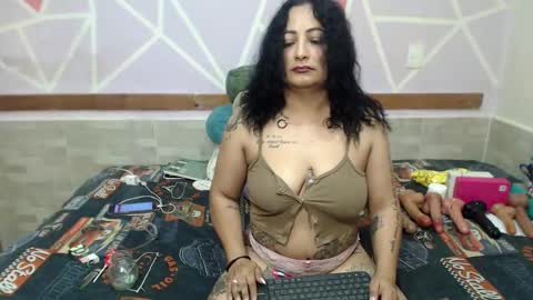 lena_lawson online show from February 4, 2026, 5:13 am
