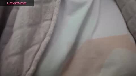 lenagolden online show from January 29, 2025, 3:12 am