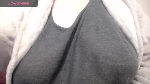 lenagolden online show from January 30, 2025, 9:04 pm