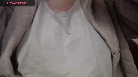 lenagolden online show from February 21, 2025, 3:12 am