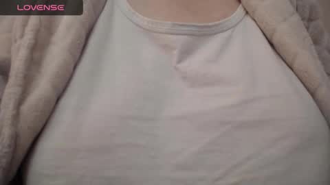 lenagolden online show from February 21, 2025, 6:18 am